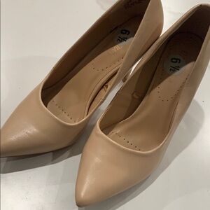 Chic  Stiletto Heels with Sleek Design